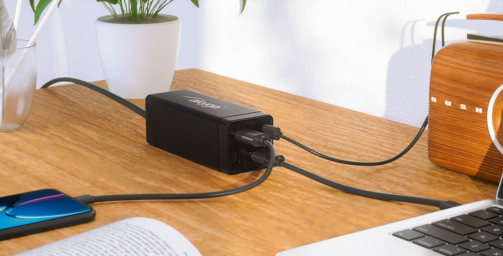 Akyga AK-CH-17 charger with conected devices